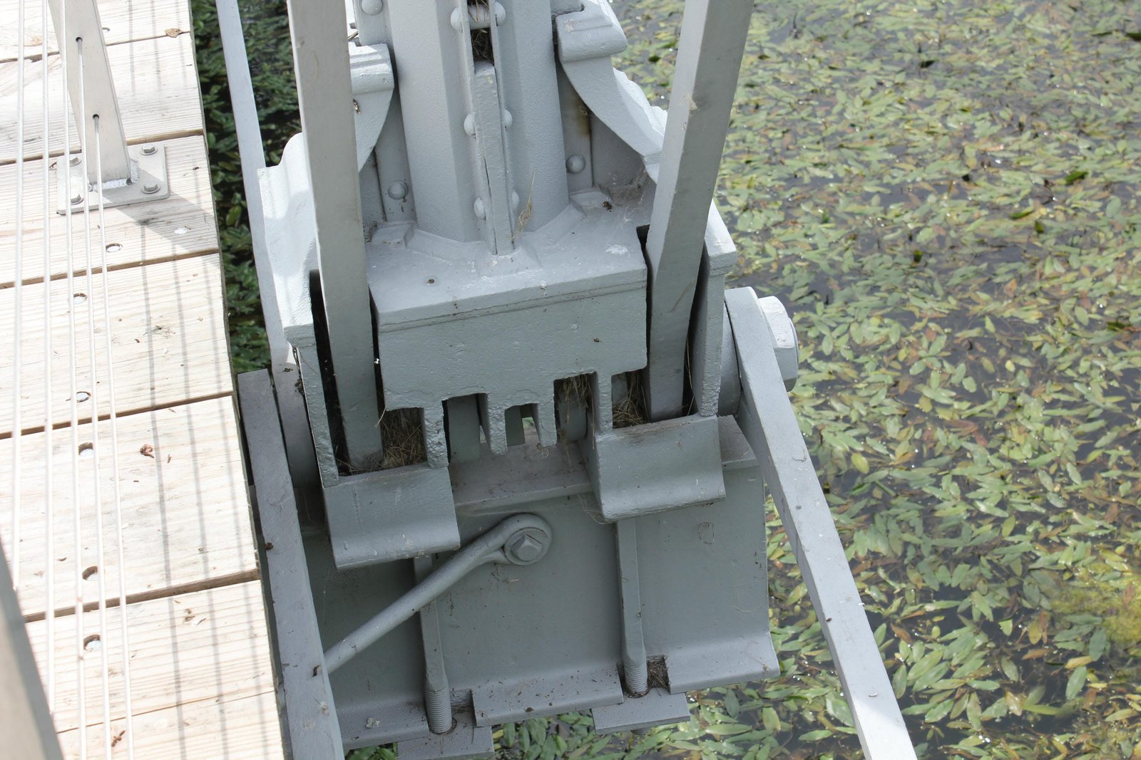Lower connection